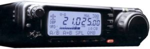 Yaesu FT-100 står i Tyrkia.